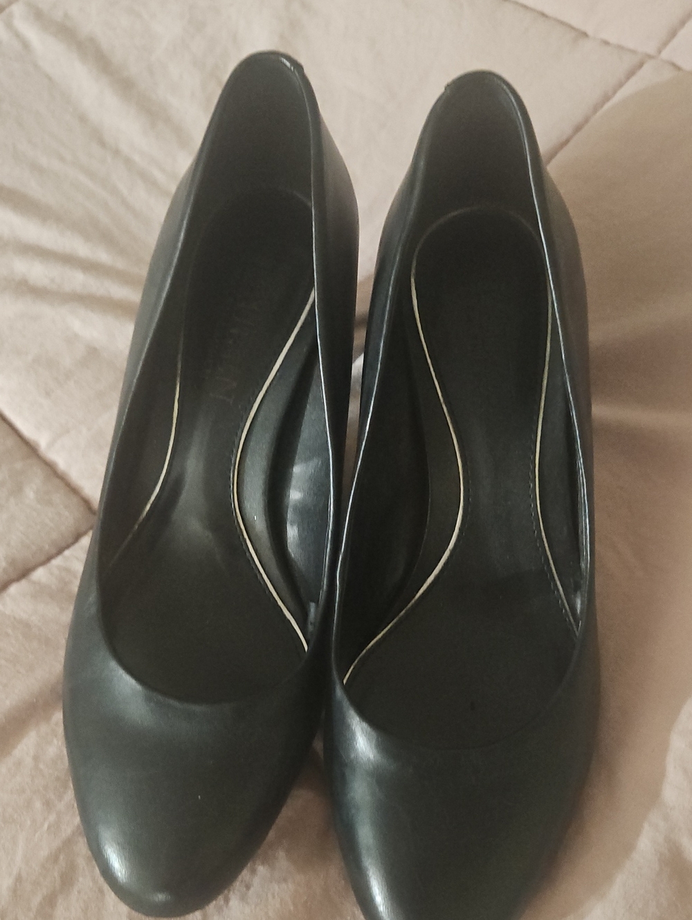 Lauren Ralph Lauren Black Leather Classic Pumps